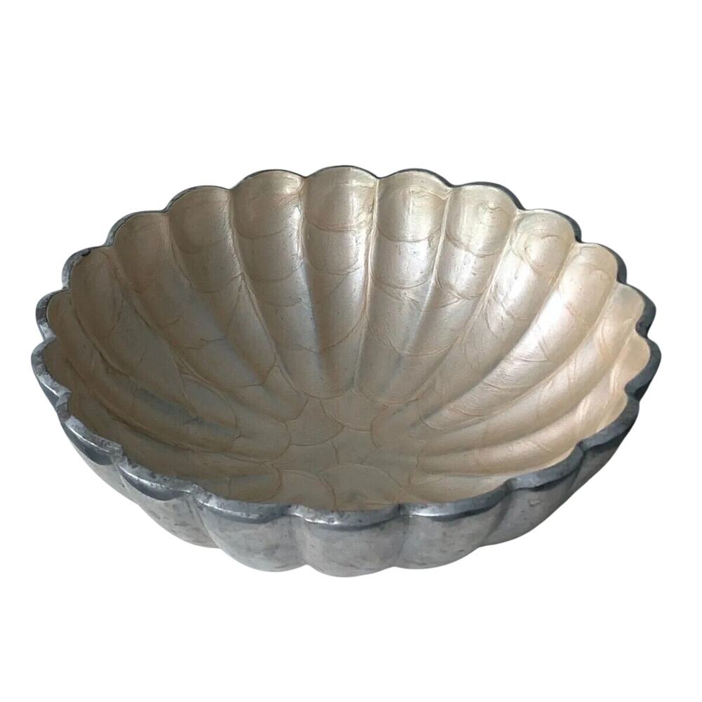 JULIA KNIGHT Peony 8.5” Round Bowl Buttercream Mother of Pearl Scalloped VGUC